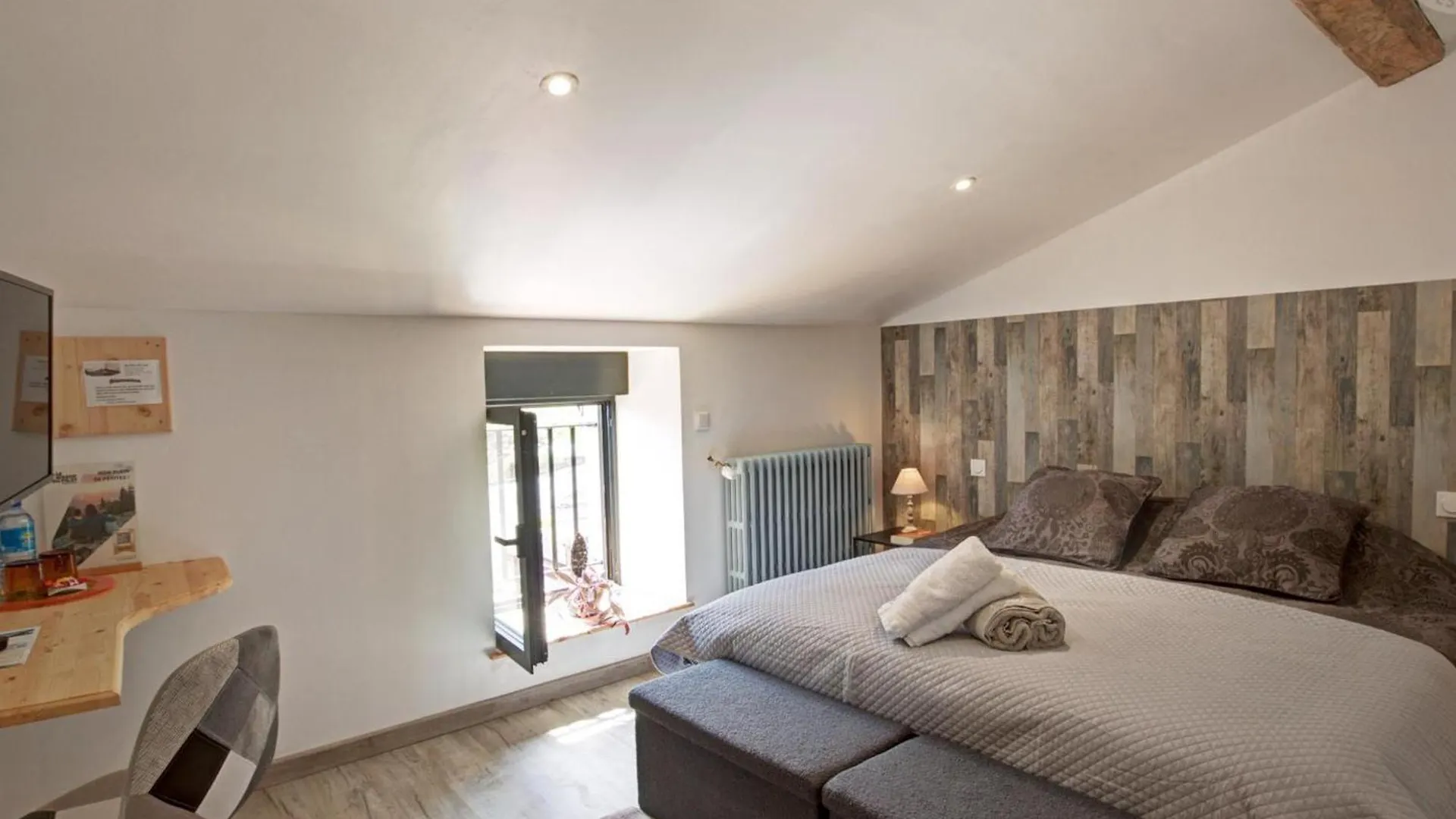 Holiday home Sejour Paisible En Gite De Charme Avec Spa En Campagne - Fr-1-496-334 Saint-Julien-Molin-Molette